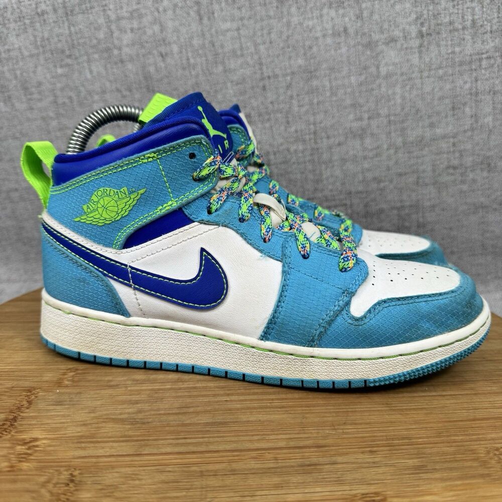 Nike Air Jordan 1 Mid SE GS Sprite Blue Youth Size 4 Y Sneakers Shoes
